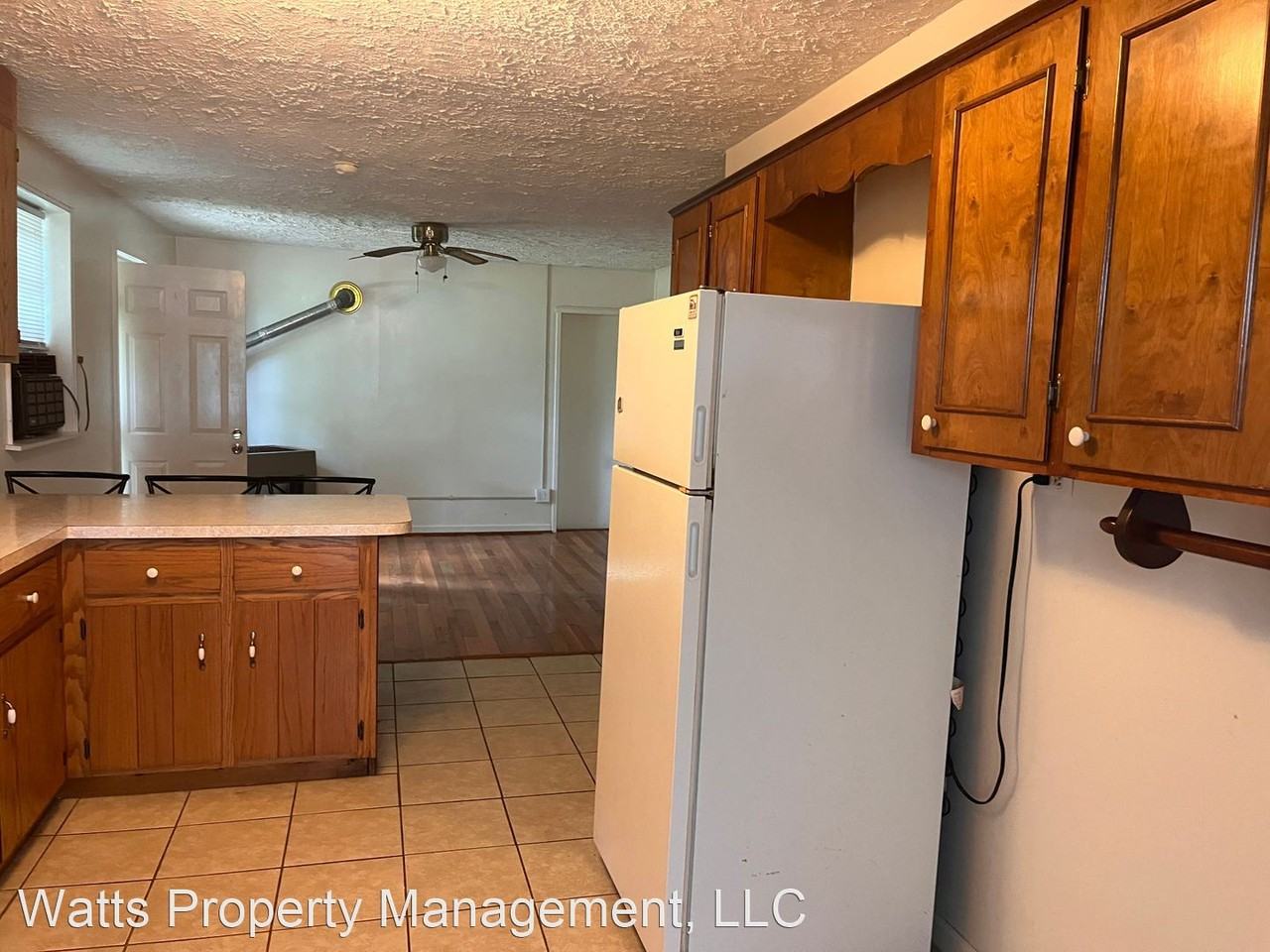 1411 Suburban Rd - Photo 3 of 12