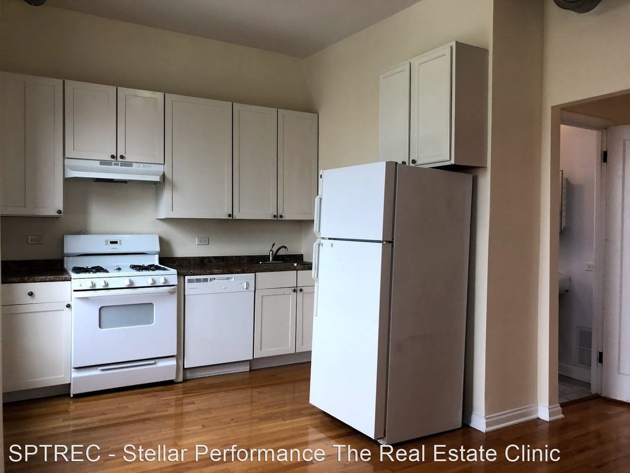 1029 Lake St - Photo 3 of 11