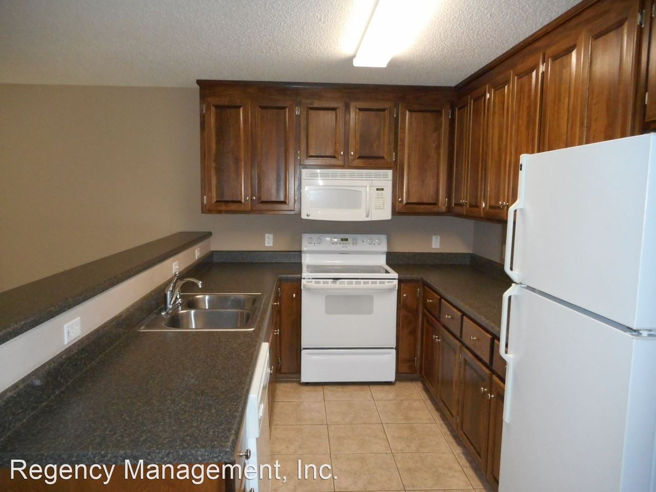 128 Jasmine Cir - Photo 3 of 5