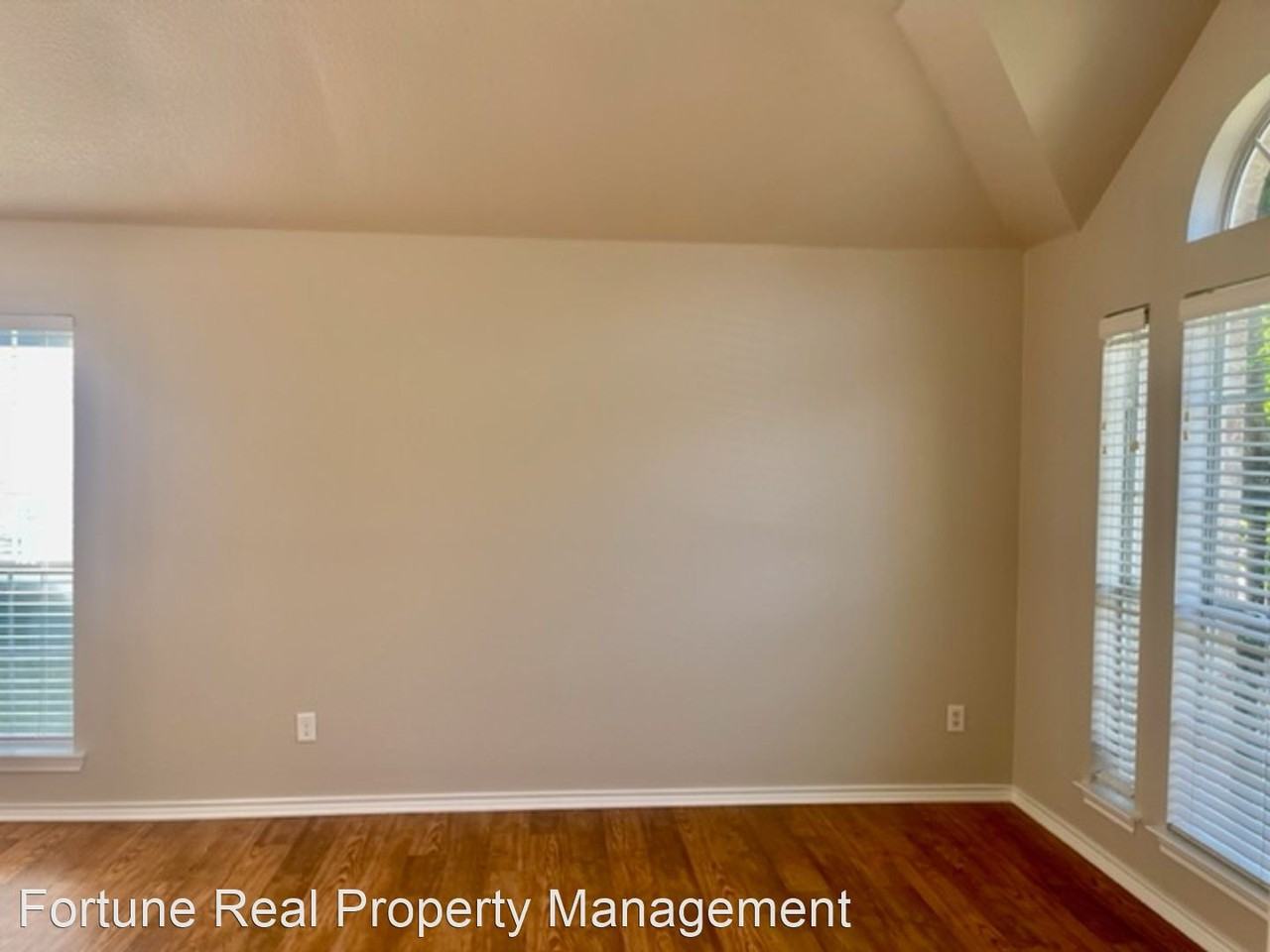 4721 Sterling Trace Cir - Photo 2 of 32