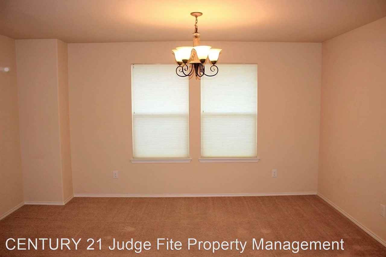 1208 Amazon Dr - Photo 2 of 11