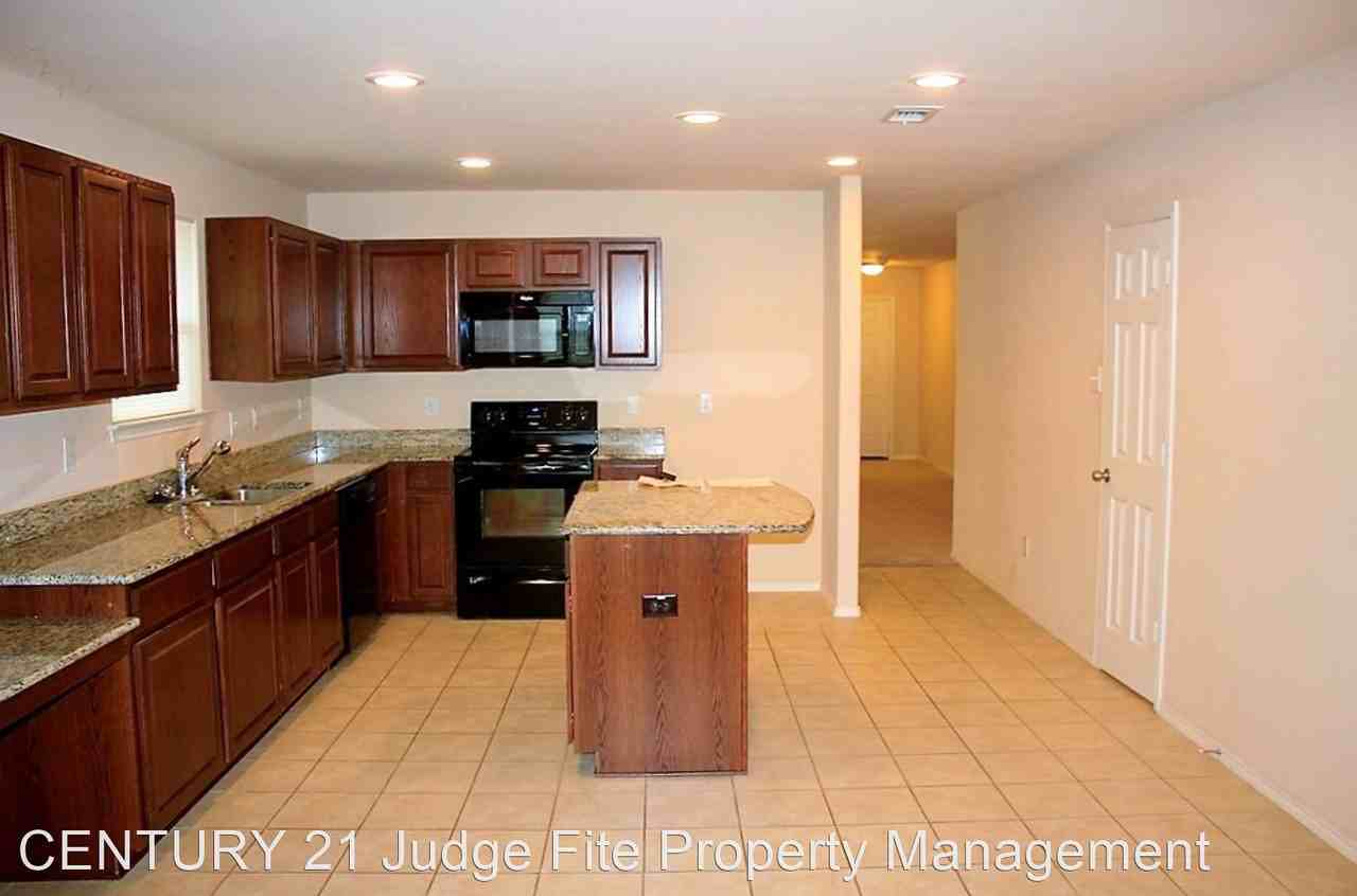 1208 Amazon Dr - Photo 3 of 11