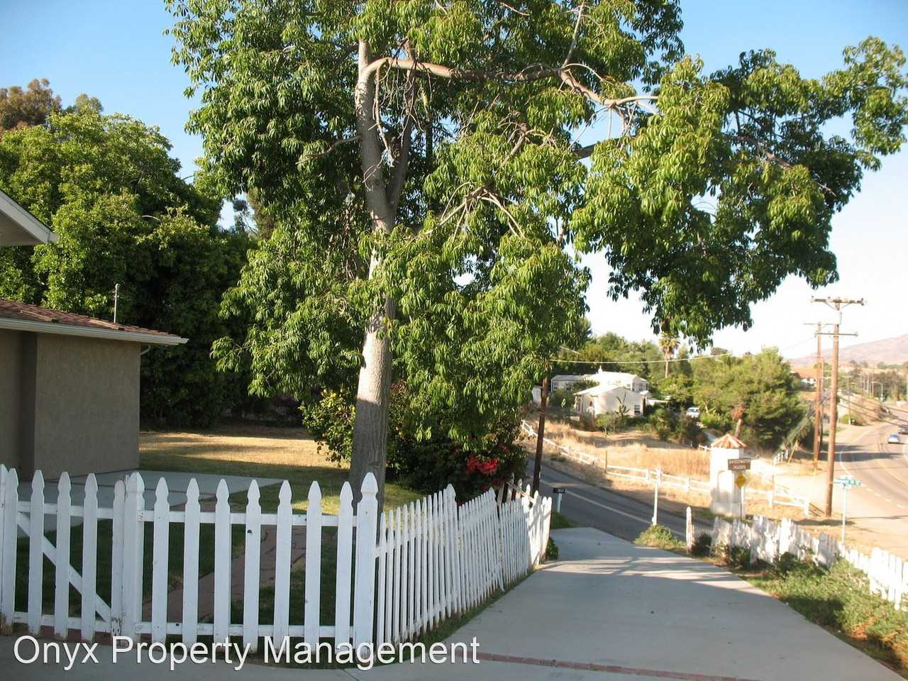 5157 Sweetwater Rd - Photo 3 of 13