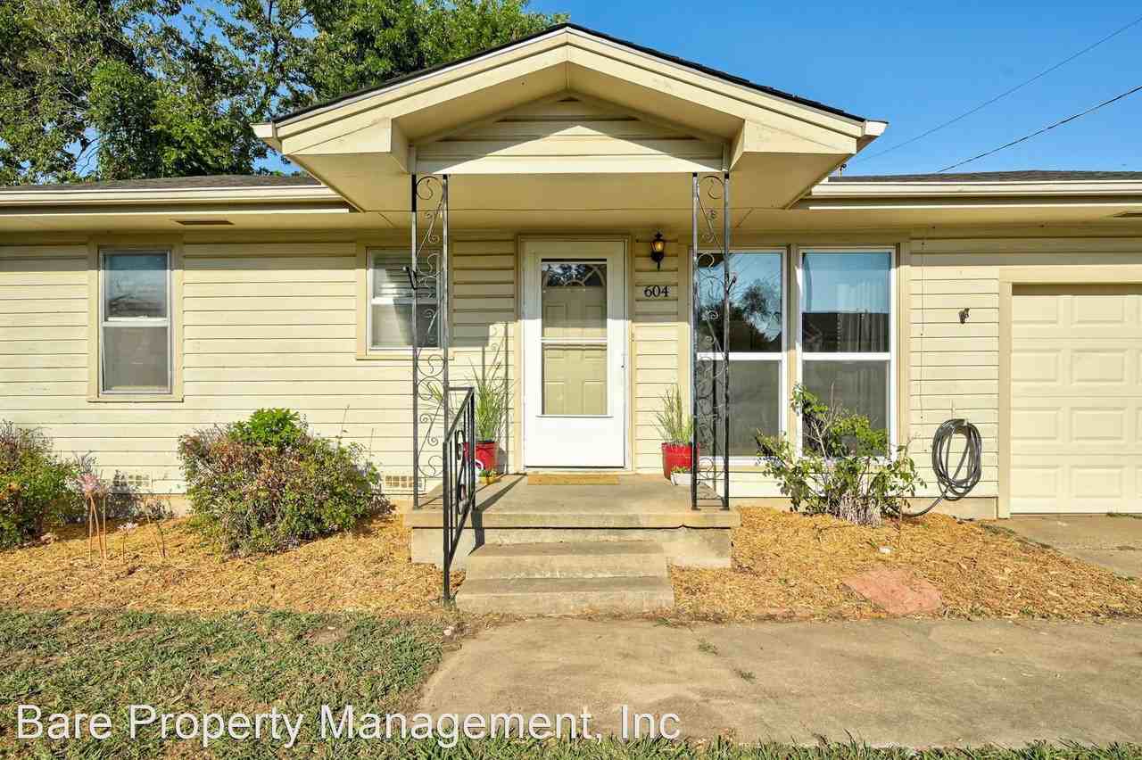 604 N Stewart Ave - Photo 2 of 27