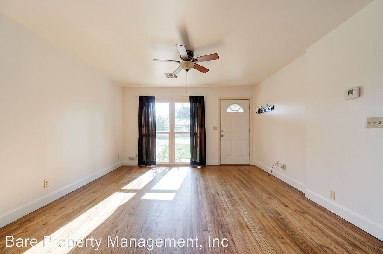 604 N Stewart Ave - Photo 3 of 27