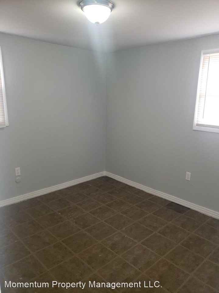 3008 Hudson St - Photo 2 of 12