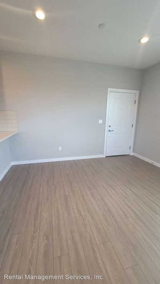 1906 SE Tacoma & 8118 SE 19th - Photo 3 of 17