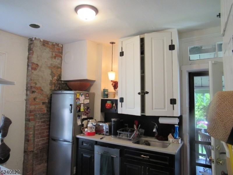 9 Trenton Ave - Photo 3 of 19