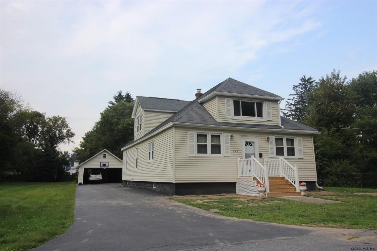 614 Engleman Ave - Photo 3 of 15