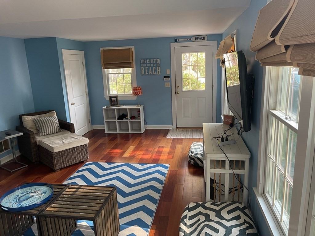57 Chase St - Photo 3 of 14
