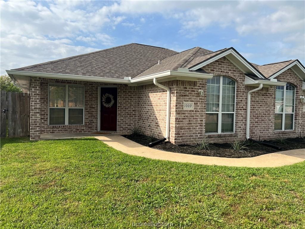 1009 Crepe Myrtle Ct - Photo 2 of 23
