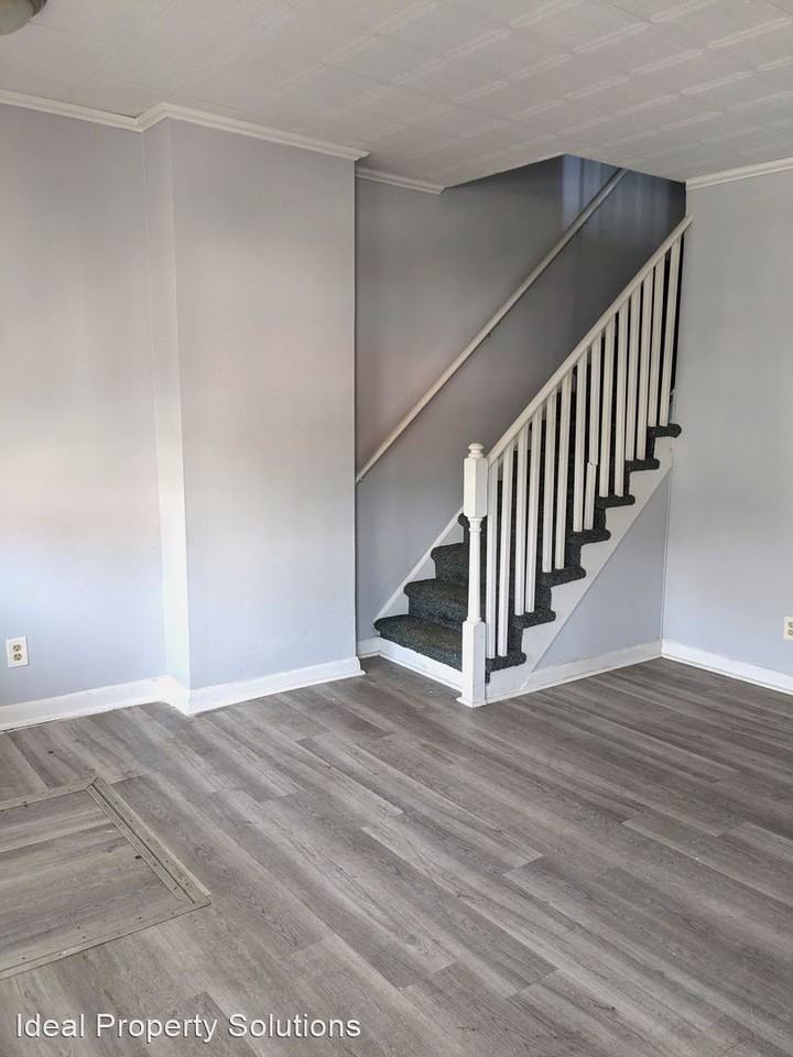 133 N Main St - Photo 2 of 16