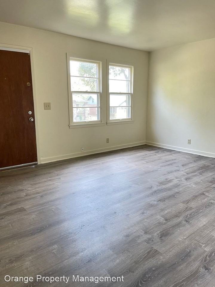 4724 N 37th St - Photo 2 of 15