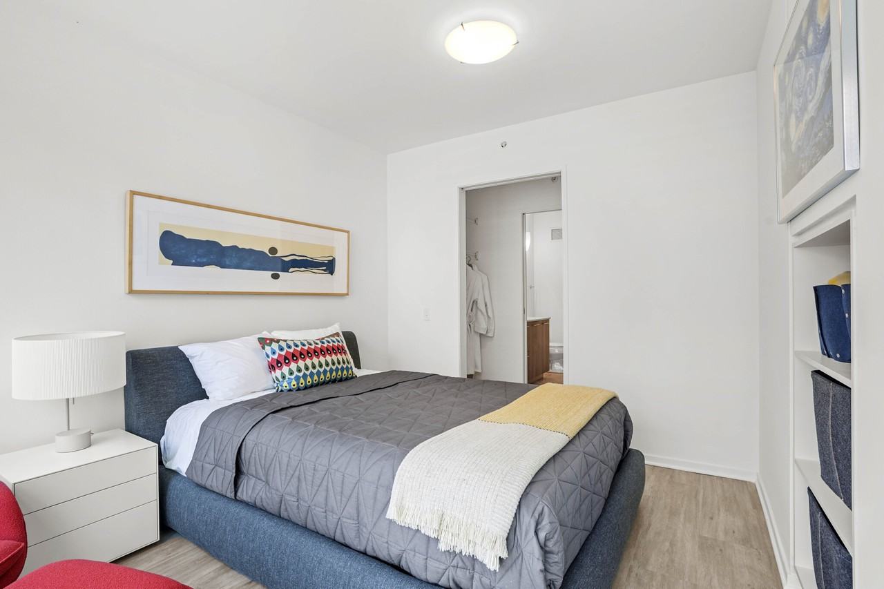 220 E Illinois St #1-1 - Photo 6 of 31