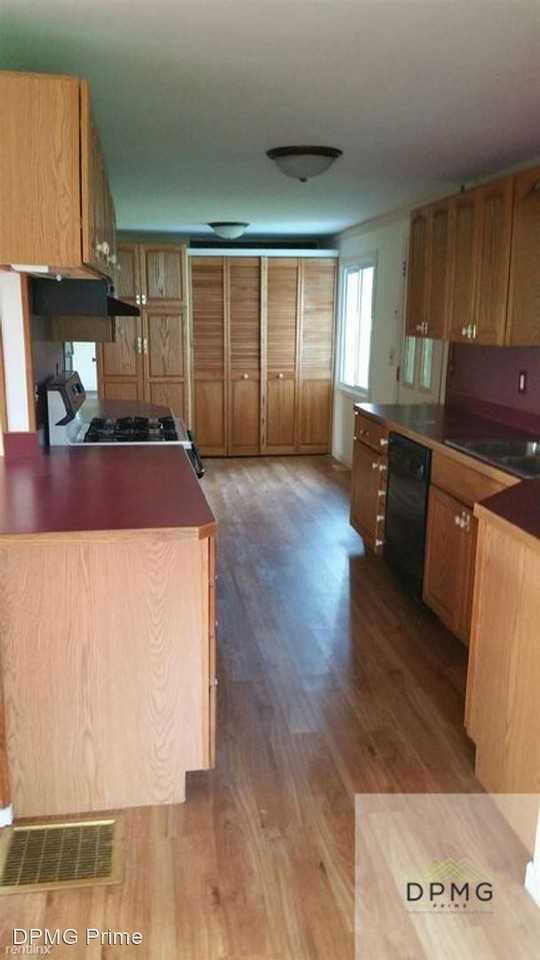8085 Pettit Rd - Photo 3 of 17
