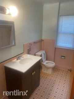18712 Huntington Ave - Photo 3 of 11