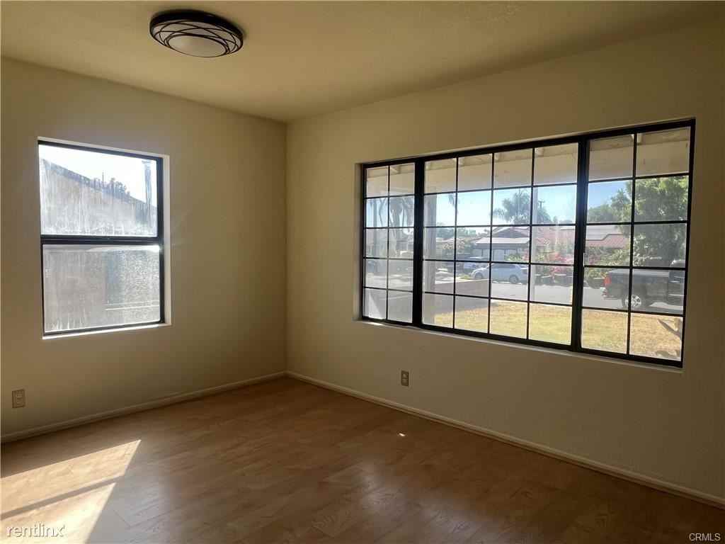 1122 S Sunkist Ave - Photo 2 of 10