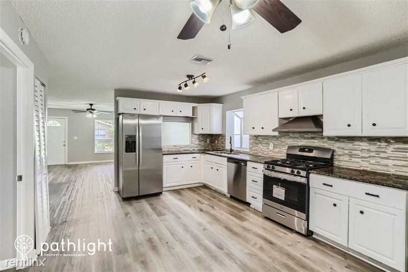 6198 Arcade Ct - Photo 2 of 12