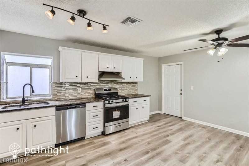 6198 Arcade Ct - Photo 3 of 12