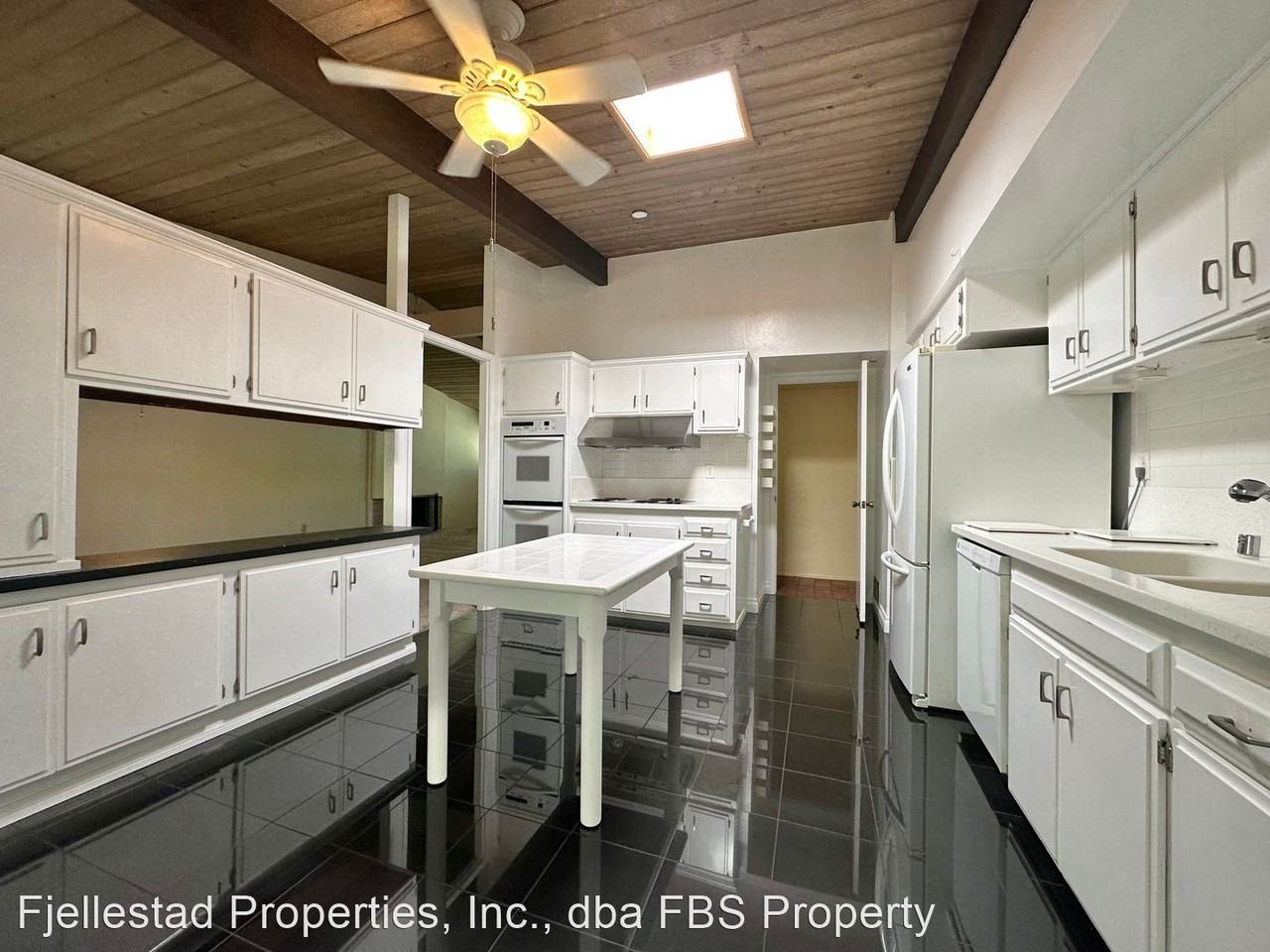 5675 Dartford Way - Photo 3 of 15