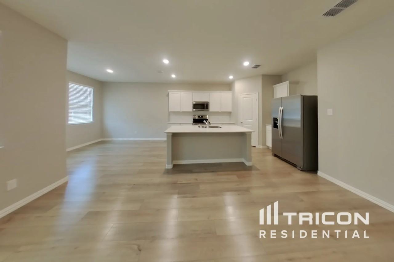 260 Jenkinson Dr - Photo 2 of 16