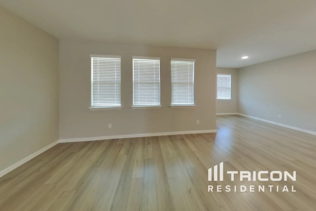 260 Jenkinson Dr - Photo 3 of 16