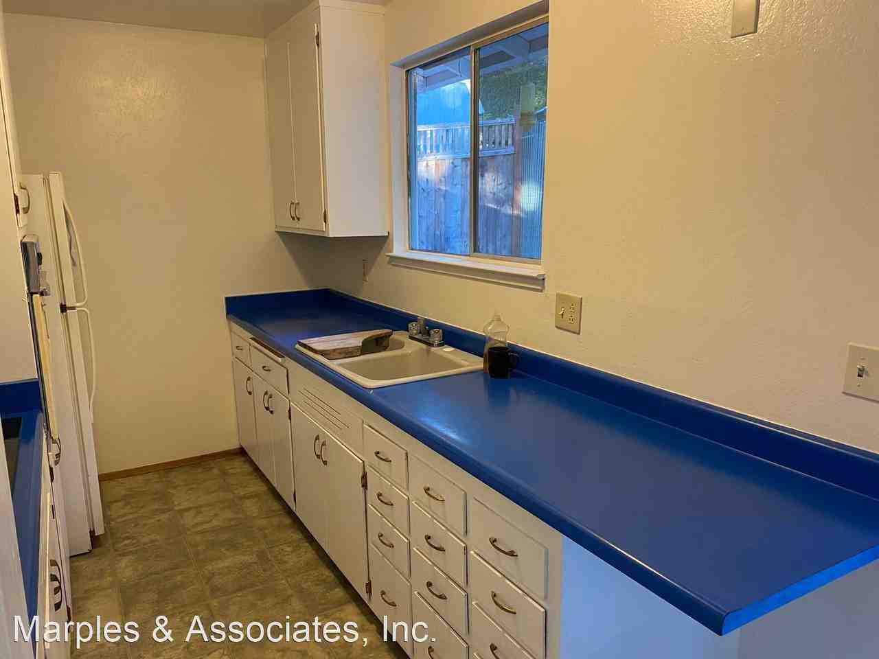 271 Sequoia Ave - Photo 3 of 8