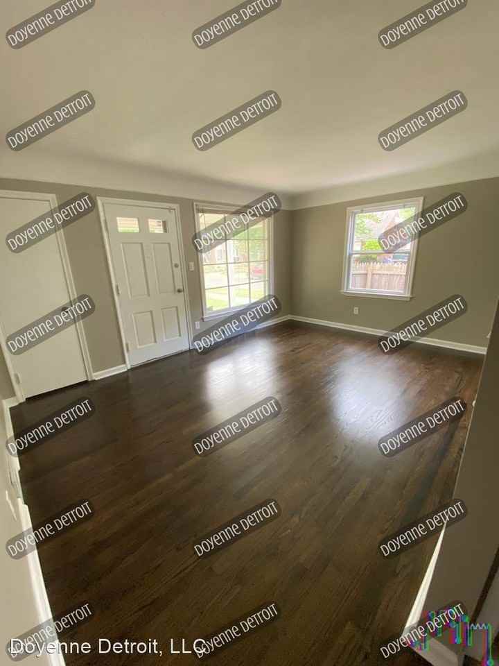 19296 Berden St - Photo 2 of 8