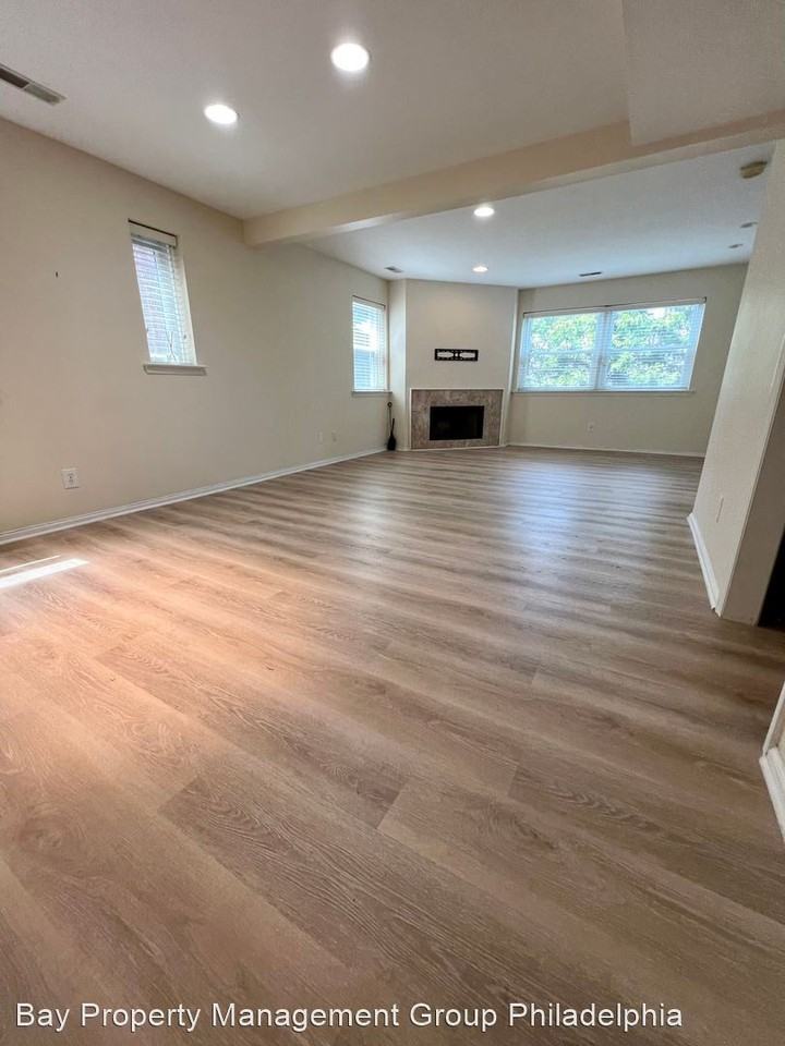 237 Montgomery Ave #2N - Photo 2 of 13