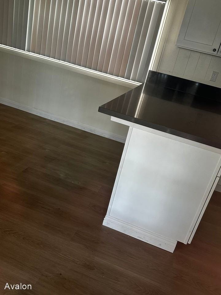 35011 Avenue E - Photo 2 of 7