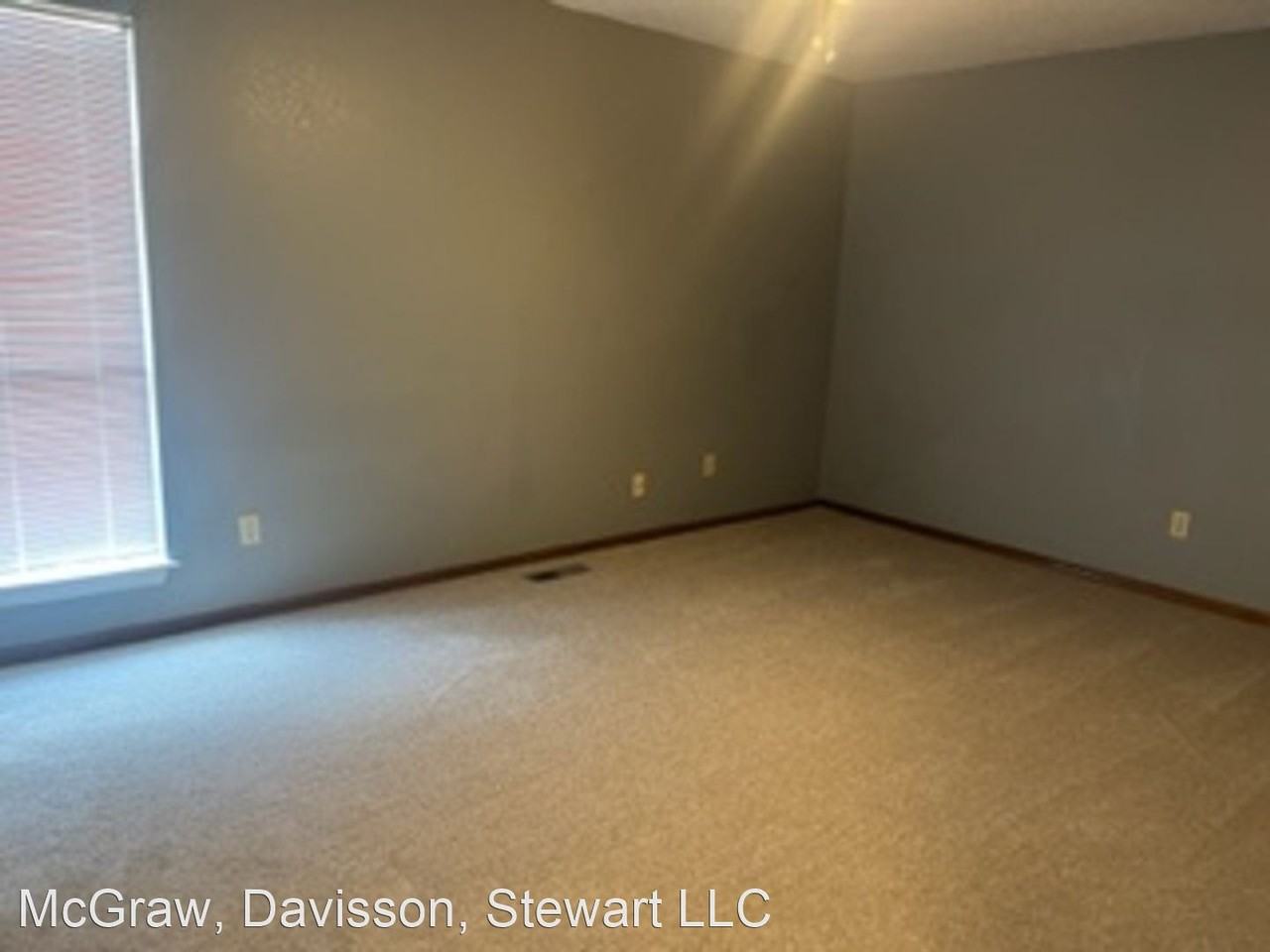 8617 N Eagle Ln - Photo 3 of 11