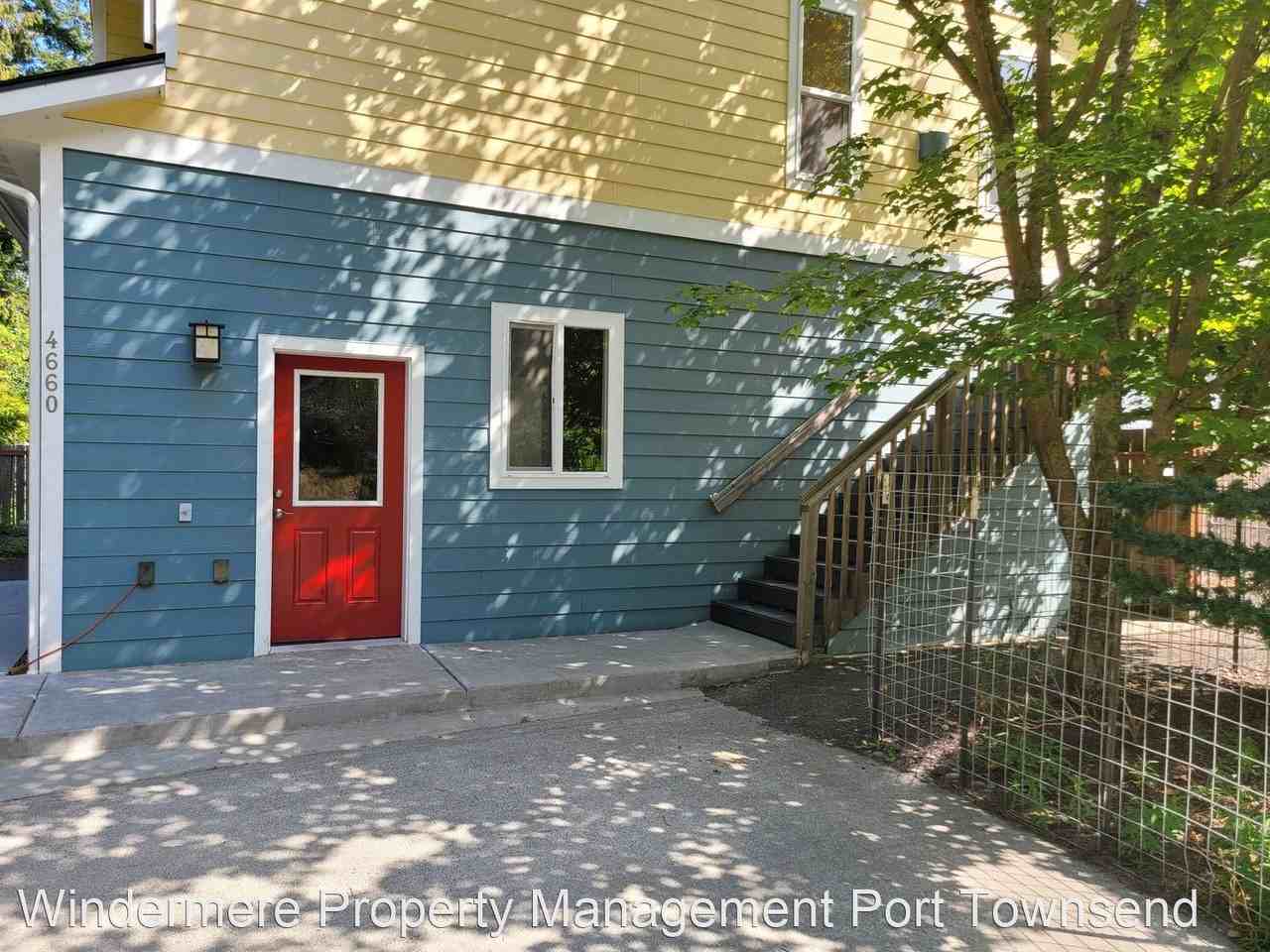 4660 Holcomb Street Duplex - Photo 2 of 14