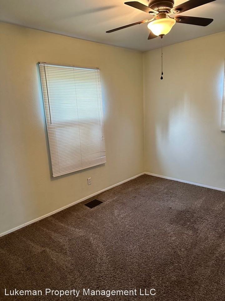 3325 Mulhearn Ave - Photo 3 of 28