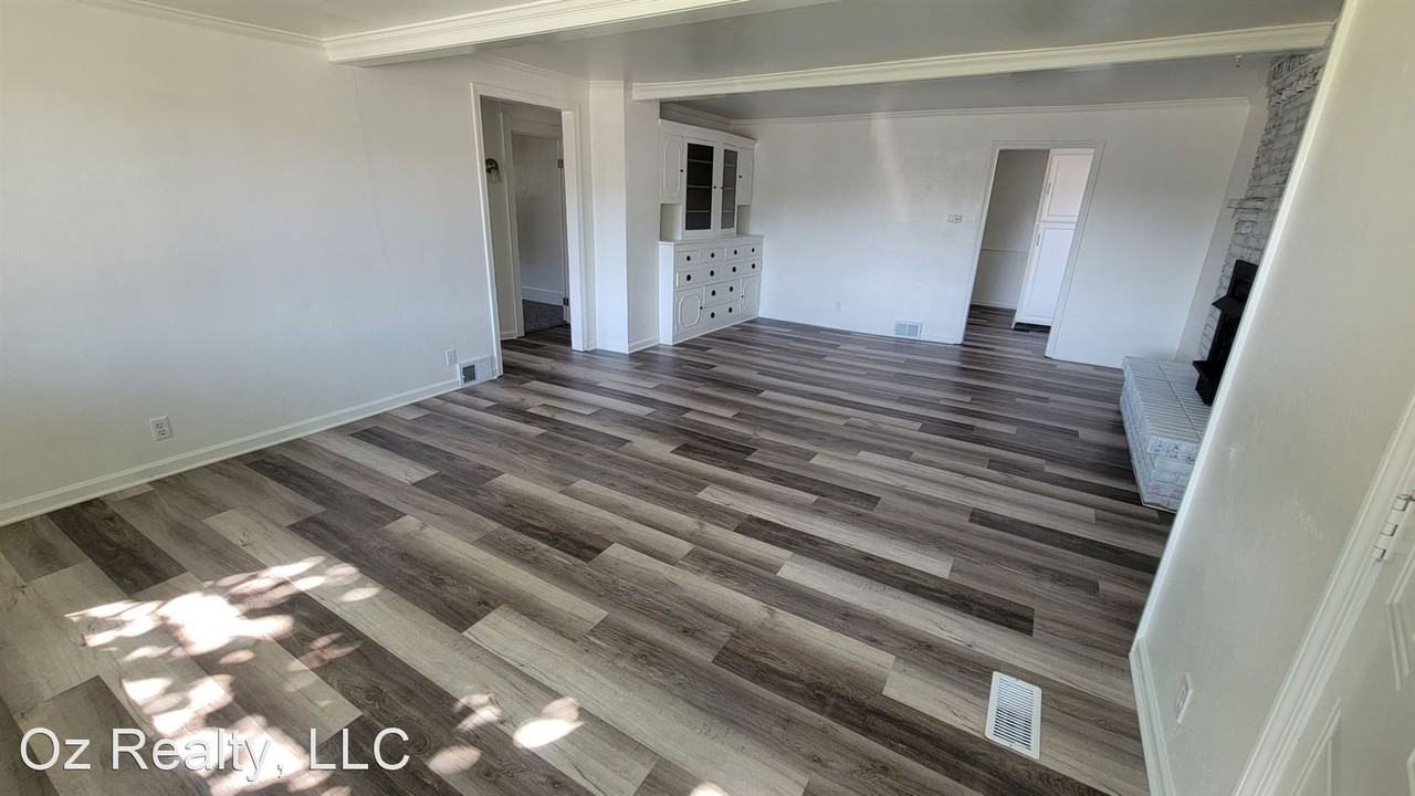 1466 Sunshine St - Photo 2 of 17
