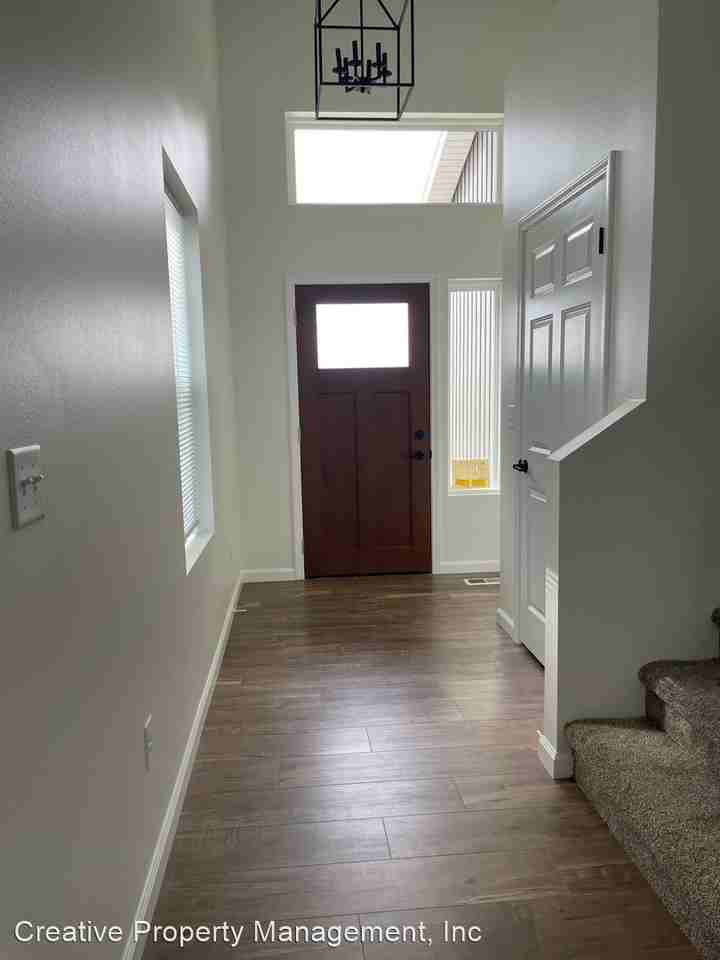 2558/2562 Granite Drive NW - Photo 3 of 8