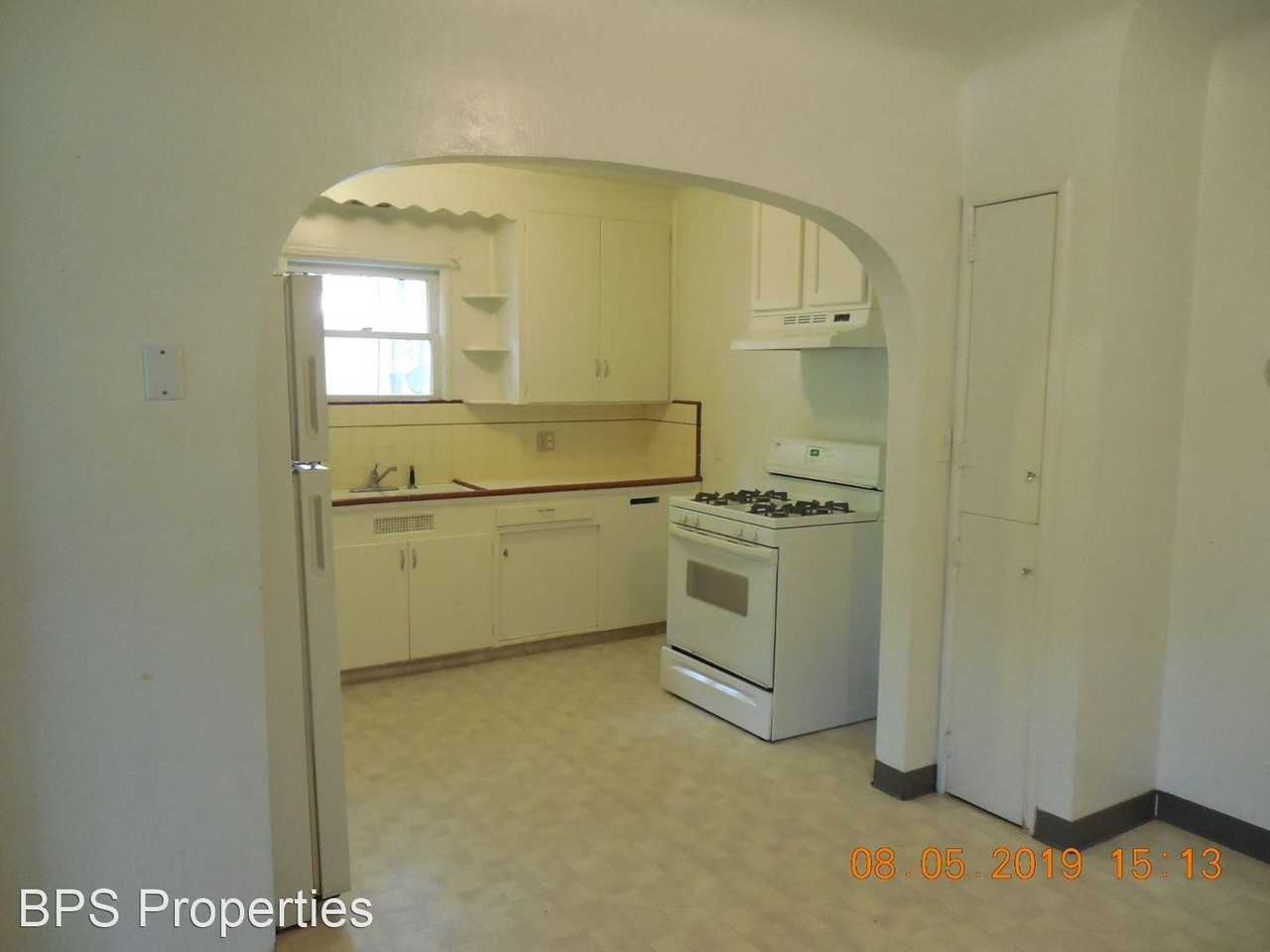 718 Chestnut St - Photo 3 of 18