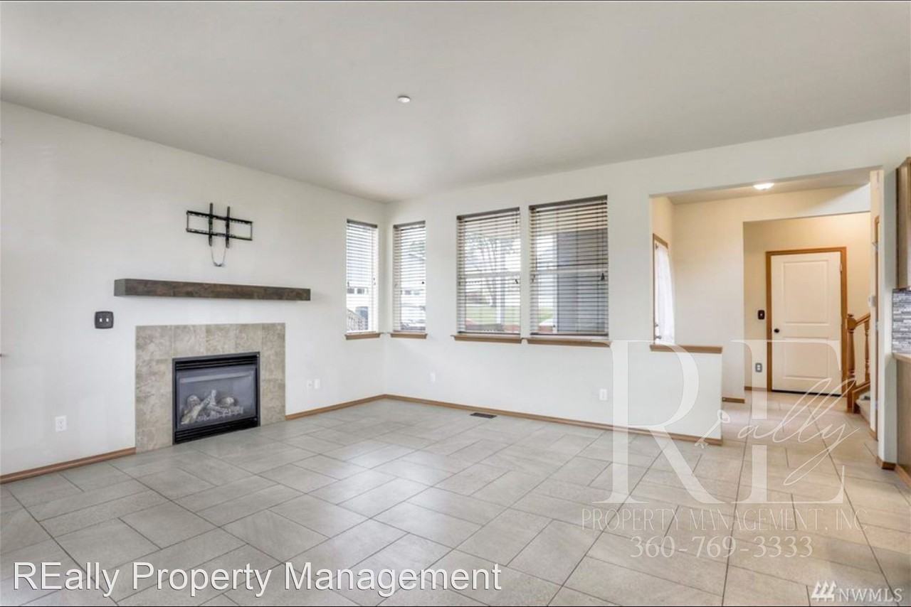 2316 Seringa Ave - Photo 3 of 20