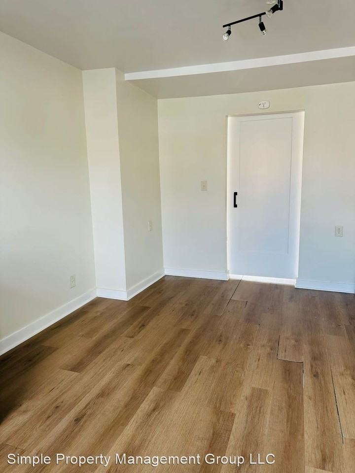 521 Franklin Street - Photo 3 of 8