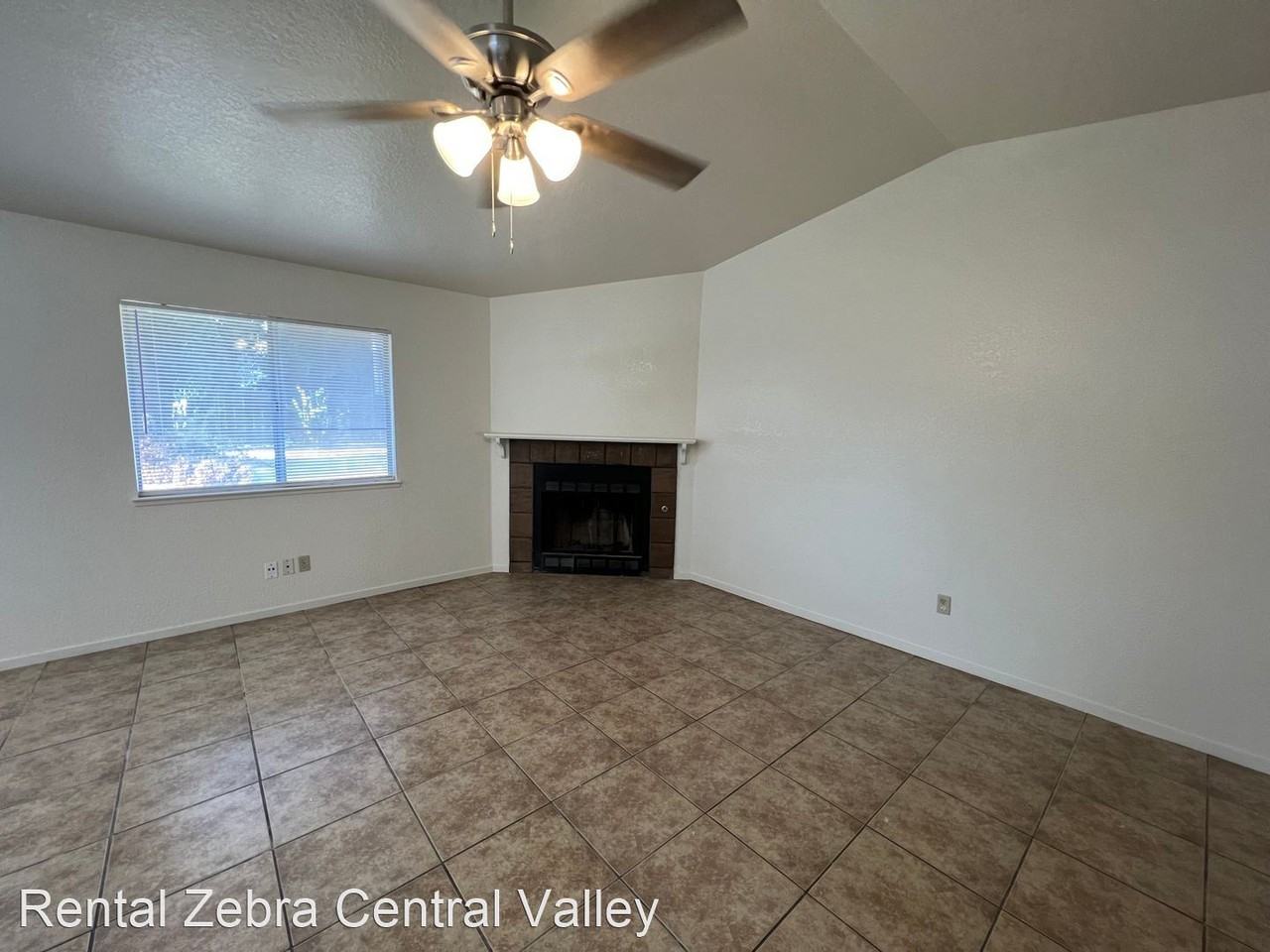 322 Pamela Ct - Photo 3 of 13