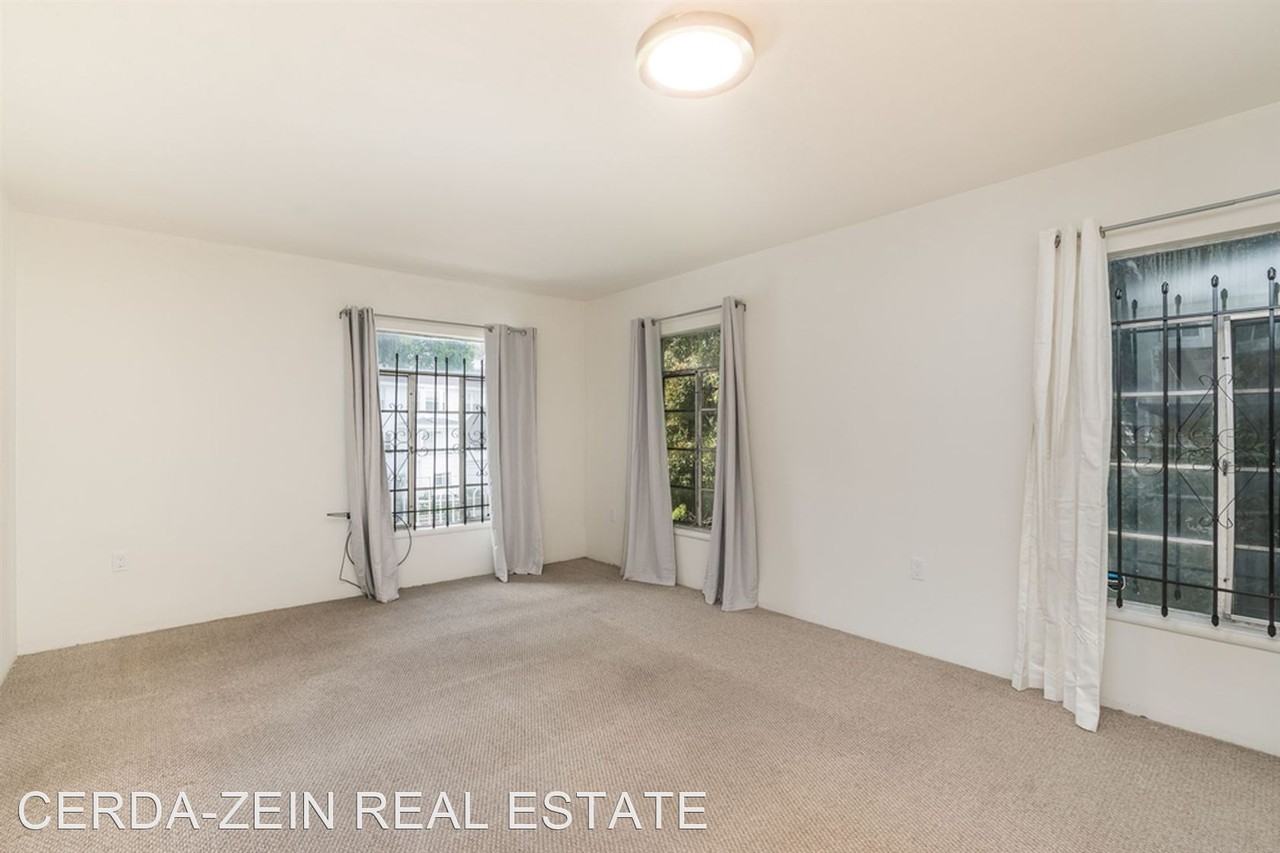 3009 Park Blvd #2 - Photo 2 of 24