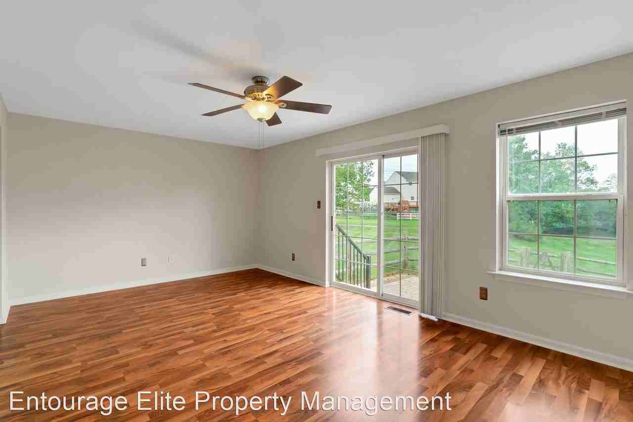 4222 Elm Ct - Photo 2 of 28