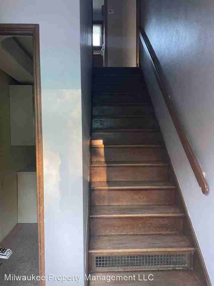 5610 Badger Court - Photo 2 of 11