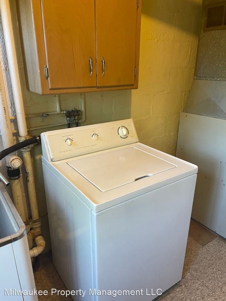 5610 Badger Court - Photo 3 of 11