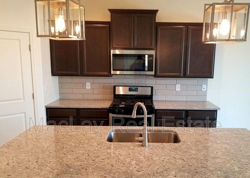 10652 W Filbert St - Photo 3 of 21