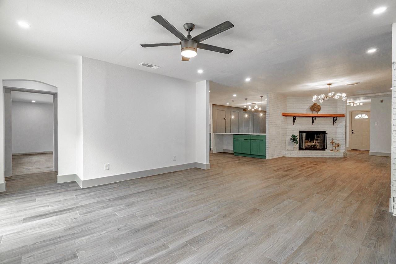 7312 Deaver Dr - Photo 2 of 22