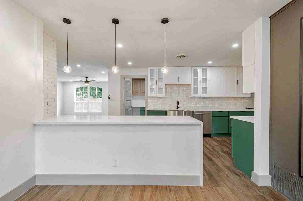 7312 Deaver Dr - Photo 3 of 22