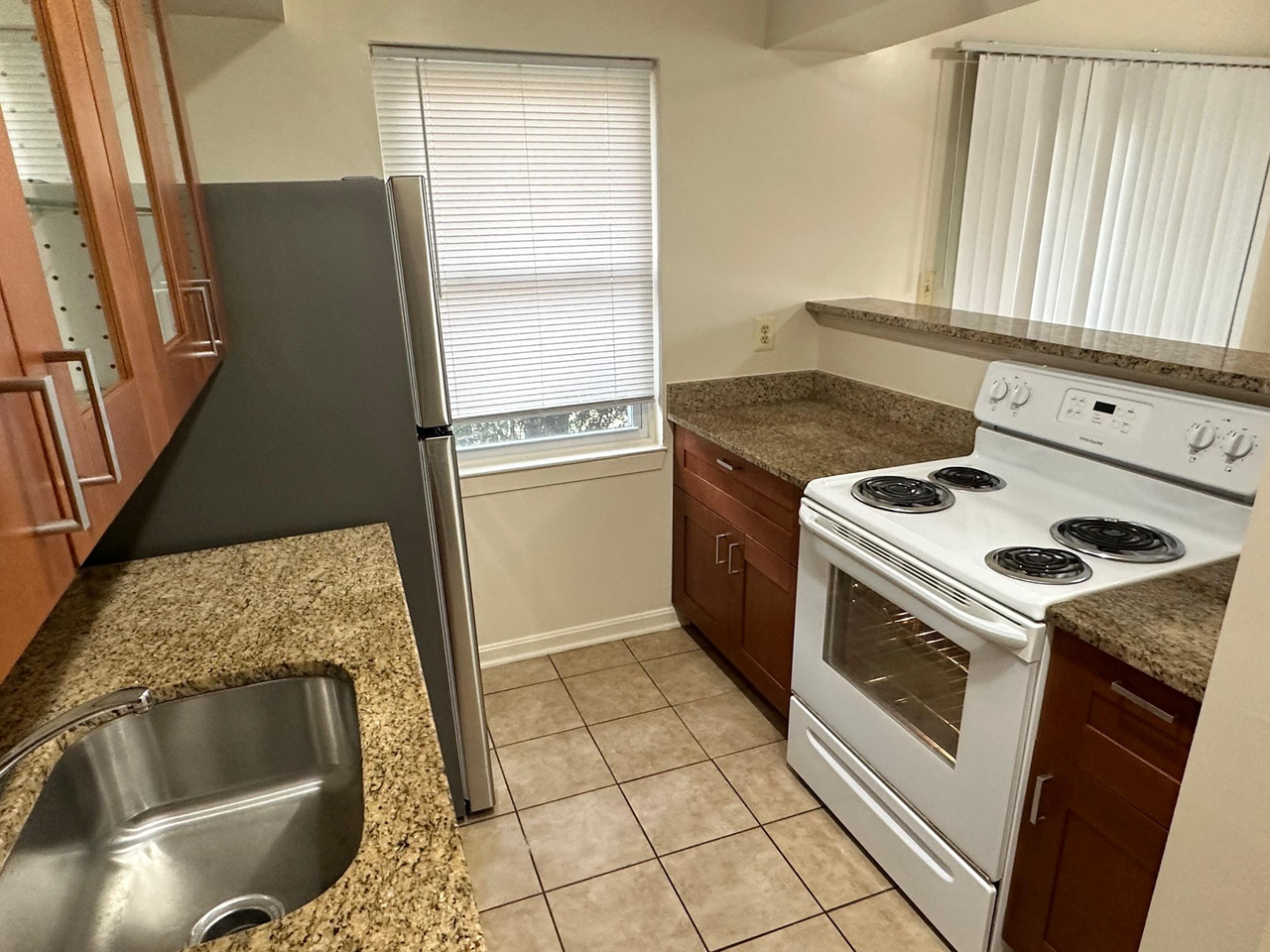 9516 Hagel Cir #A - Photo 3 of 10