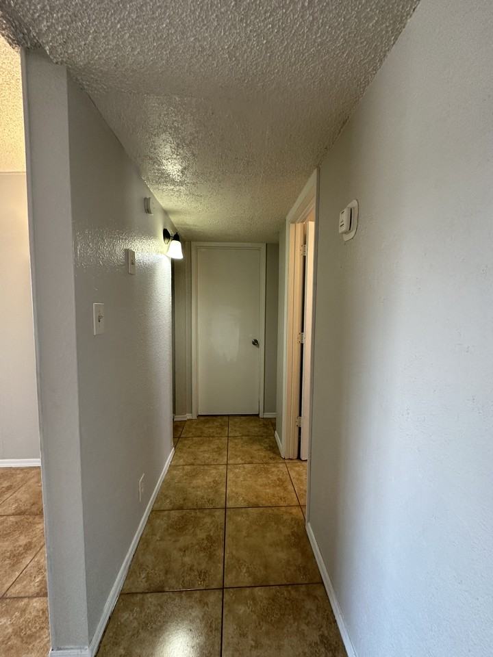 5739 E 24th St - Photo 7 of 11