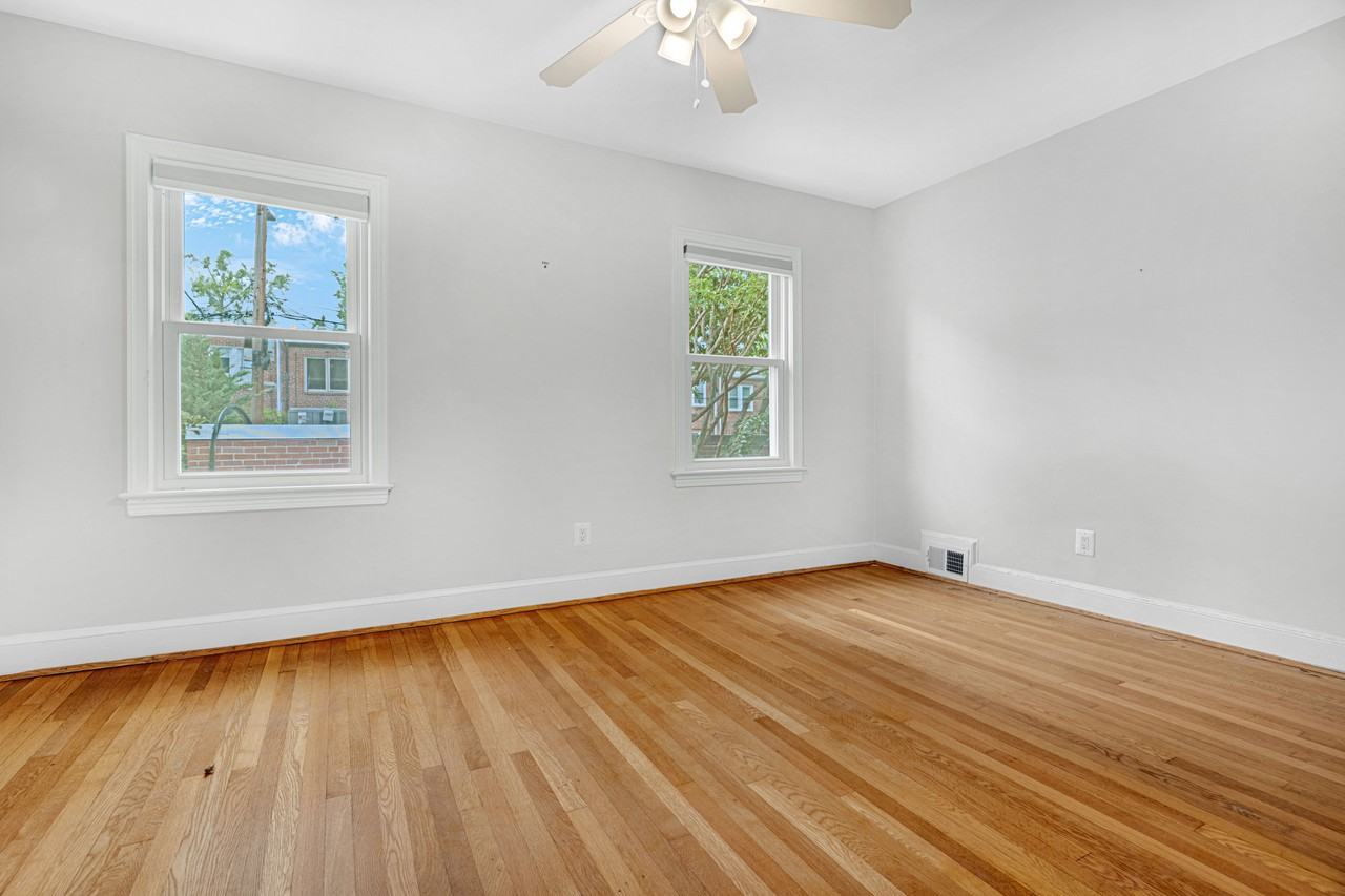 2329 Huidekoper Pl Nw - Photo 2 of 24
