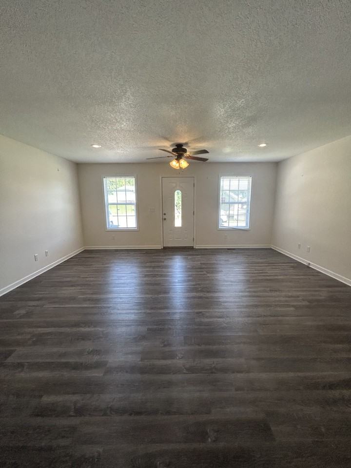 1218 Quail Hollow Cir - Photo 3 of 11